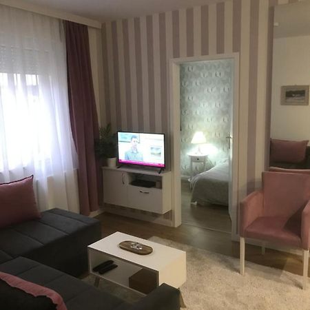 Apartman Kristina Free Parking Новий Сад Екстер'єр фото